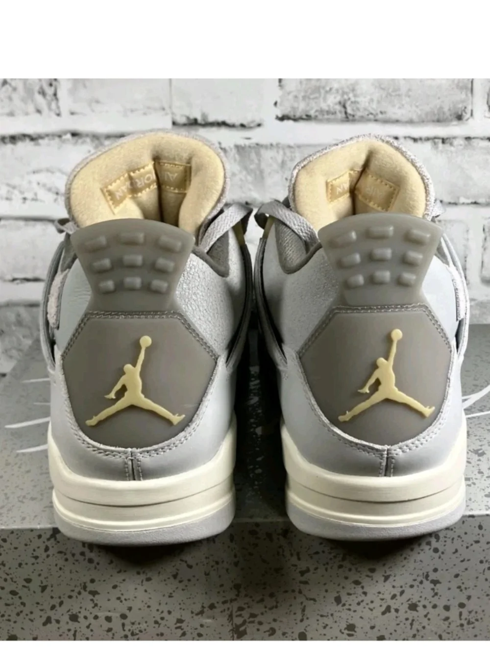 Air Jordan 4 Retro SE Craft Photon Dust DV3742-021  Men's 9.5 w/Box